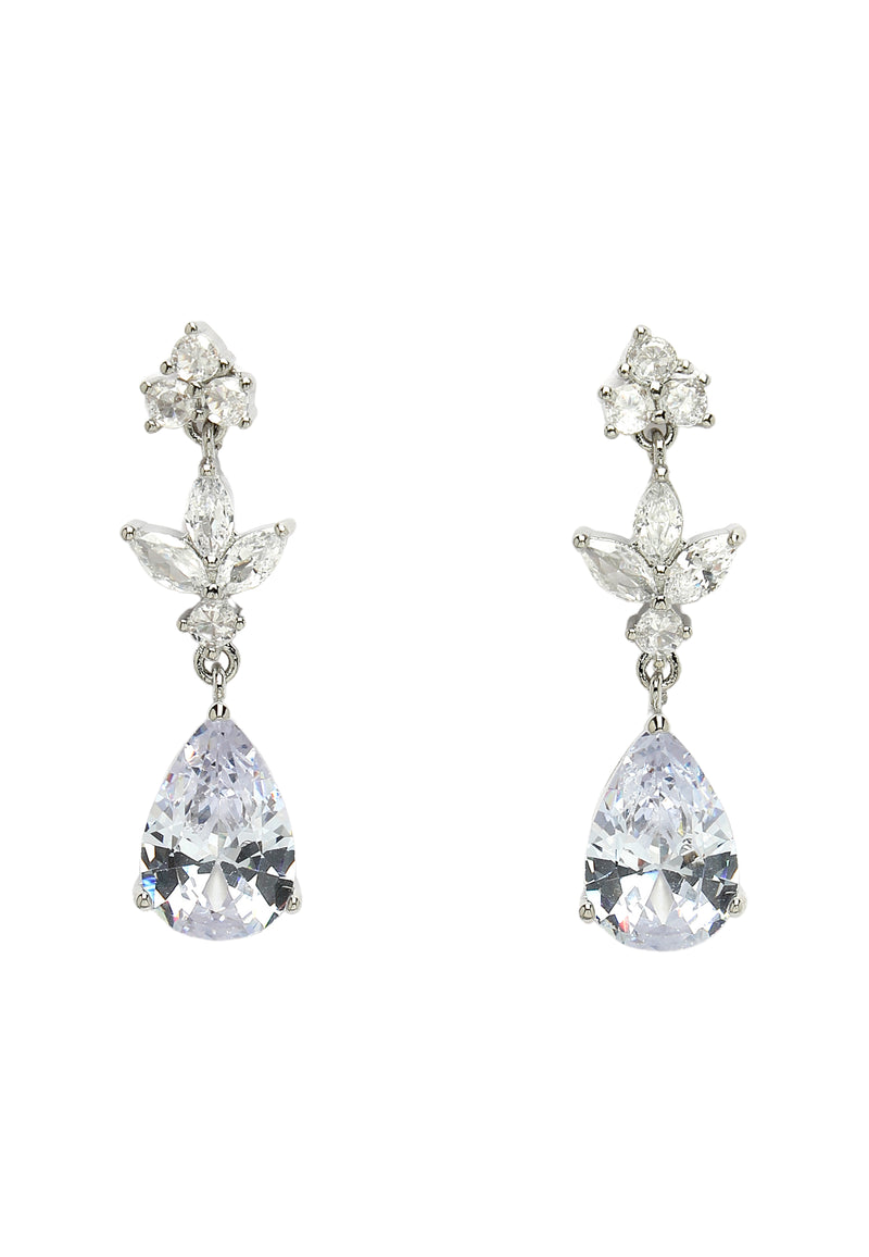 Boucles d’oreilles délicates en forme de goutte de pluie en argent