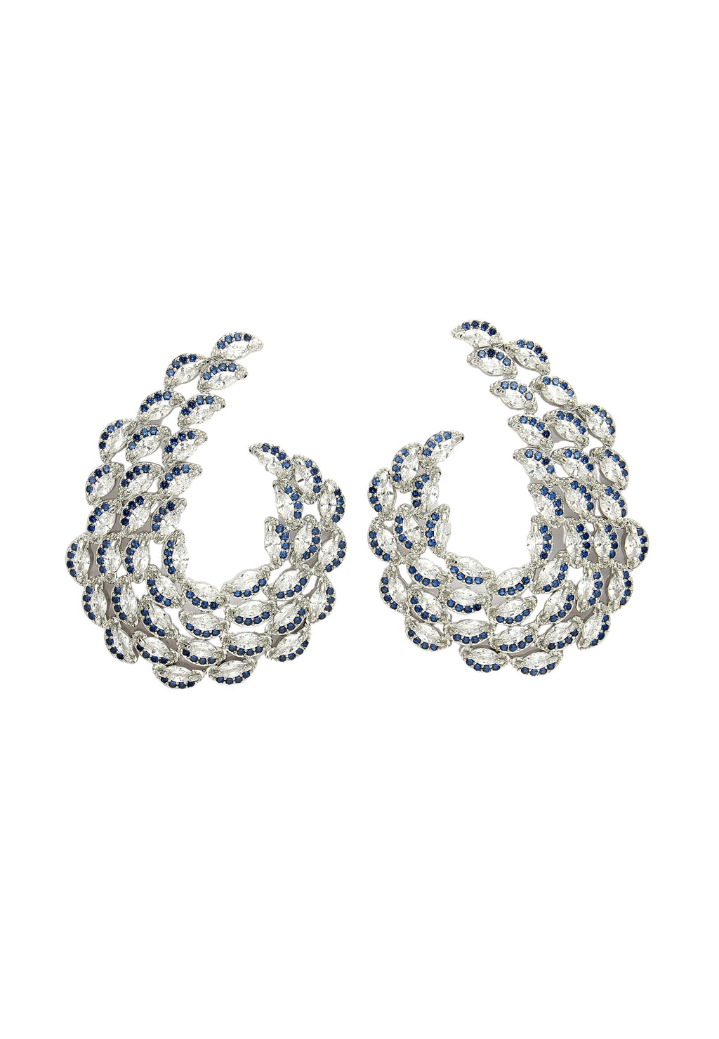 Cluaise scamallach Zirconia ciúbach