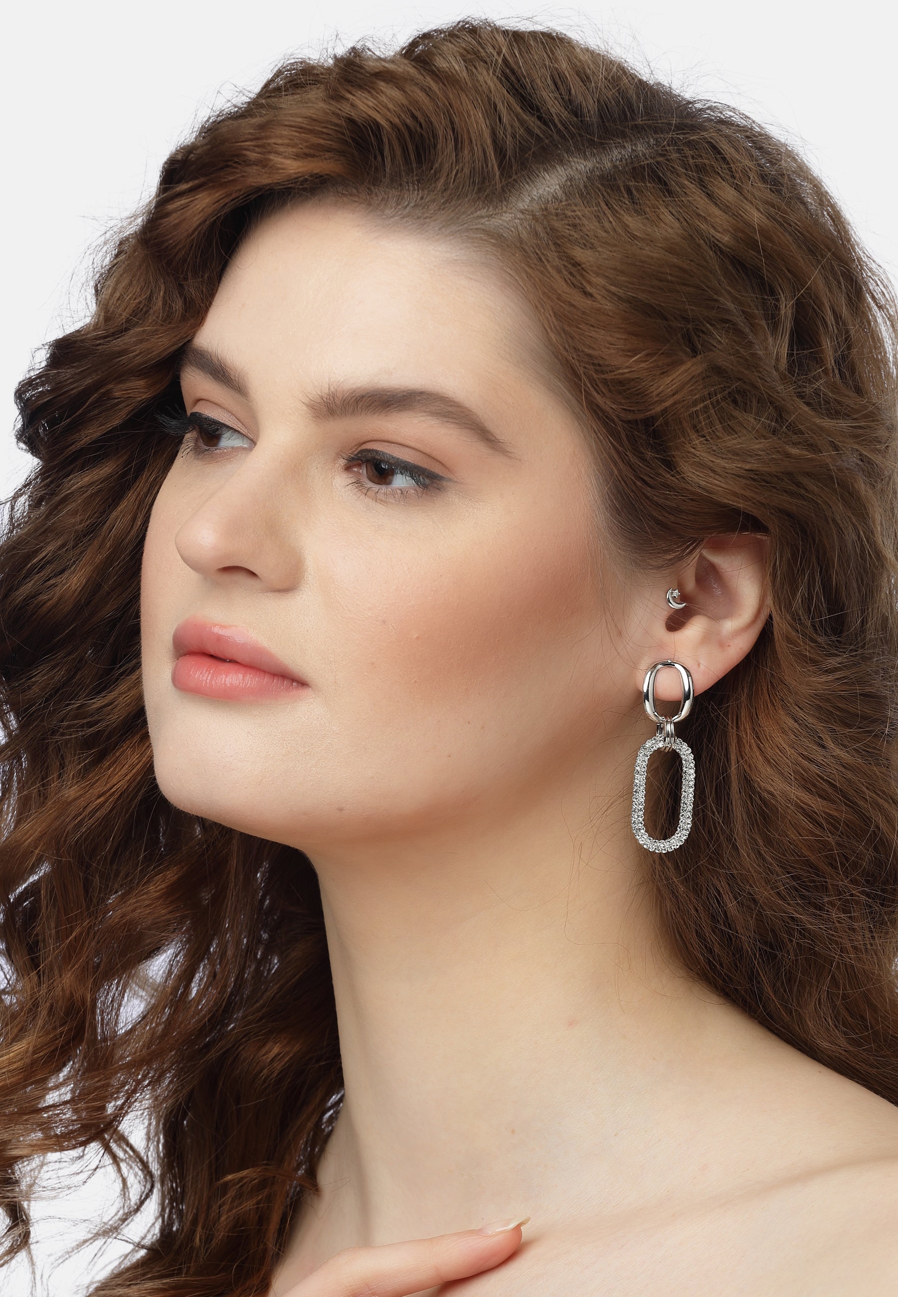 Oval sparkling Drop Earrings