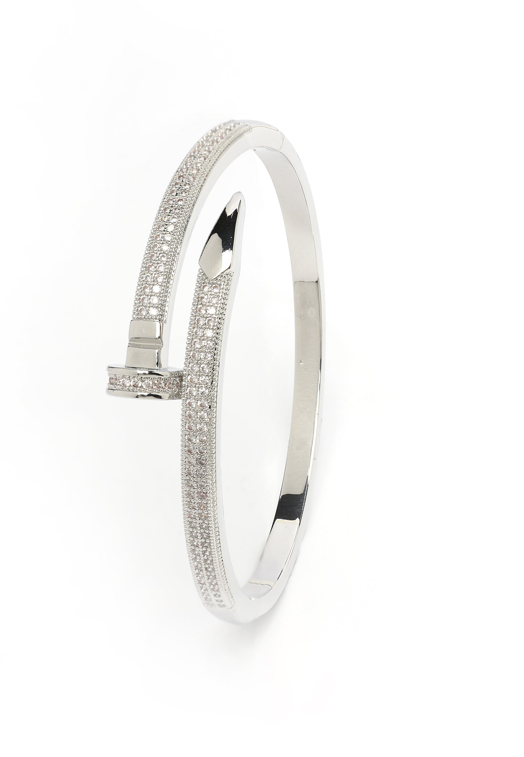 Bracelet en argent brillant et tranchant