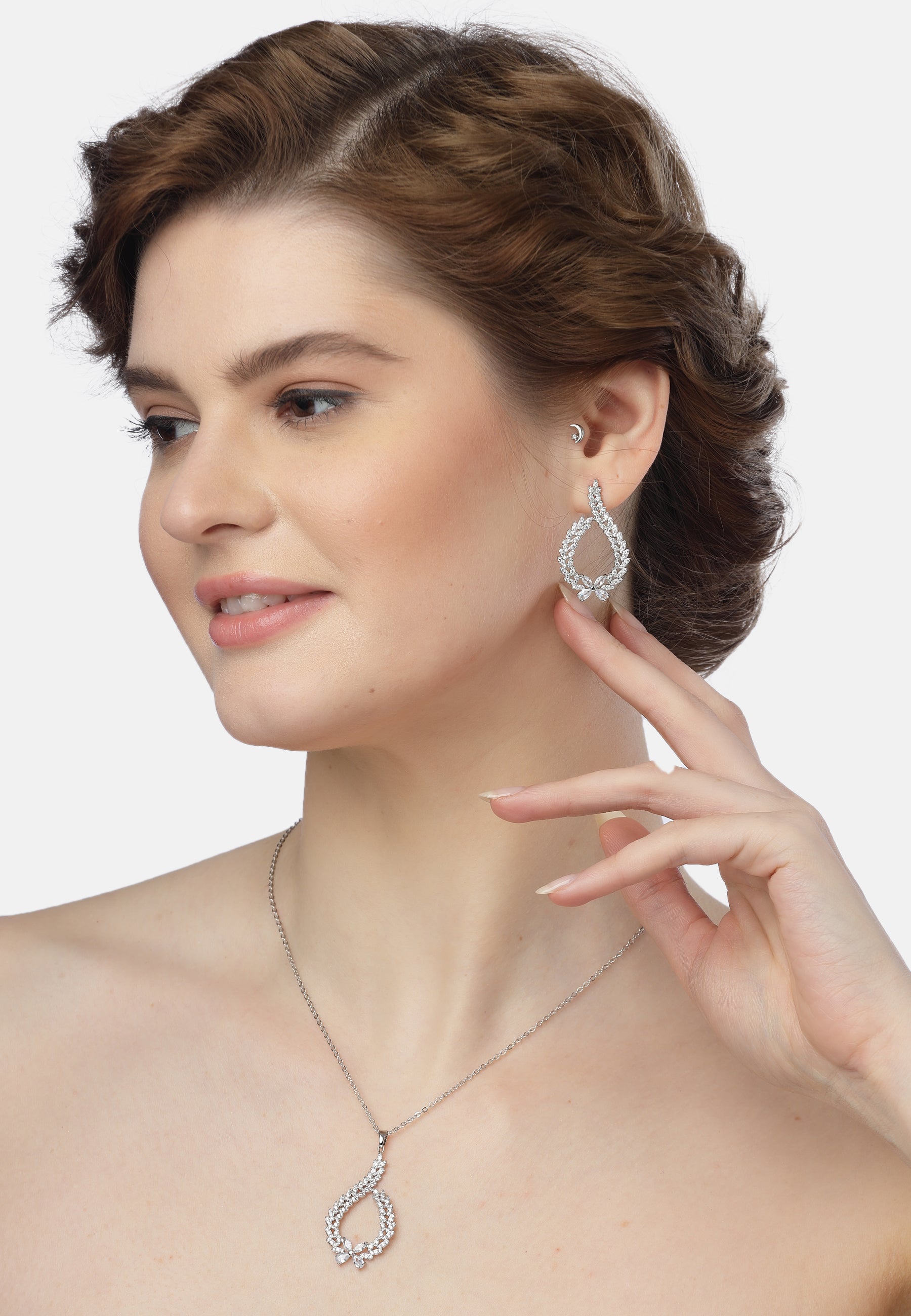 Ethereal Bow-shaped Earrings and Necklace Set